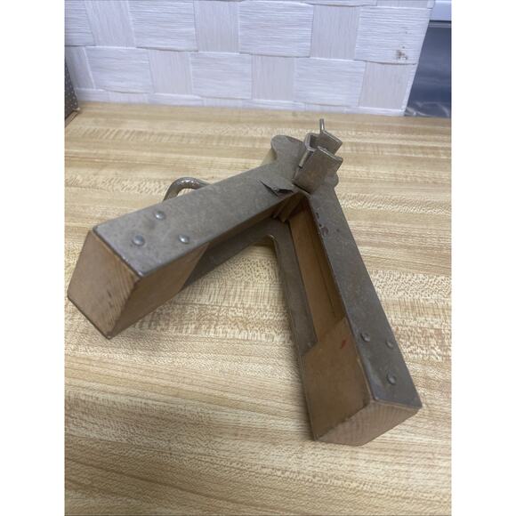 Vintage 70s Ludwig LE75 Ratchet - Picture 7 of 10